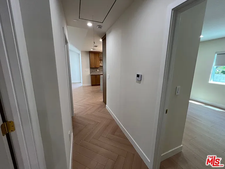 13338 Magnolia Blvd — Photo 30