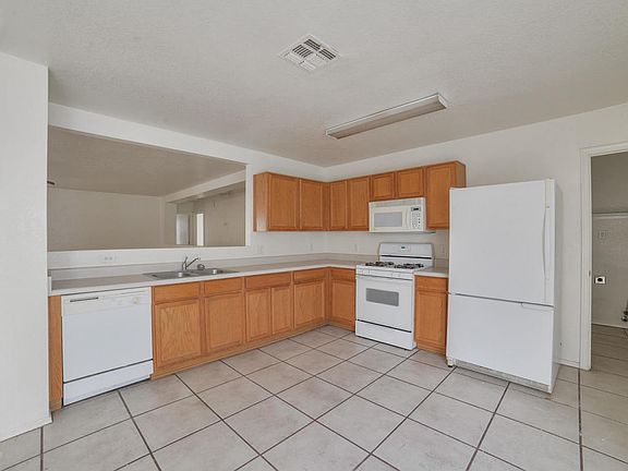2nd image of 6235 S Avenue De La Chandelle