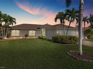 319 SE 8th Pl, Cape Coral, FL 33990