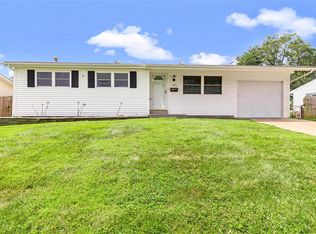 1890 Yaqui Dr, Florissant, MO 63031
