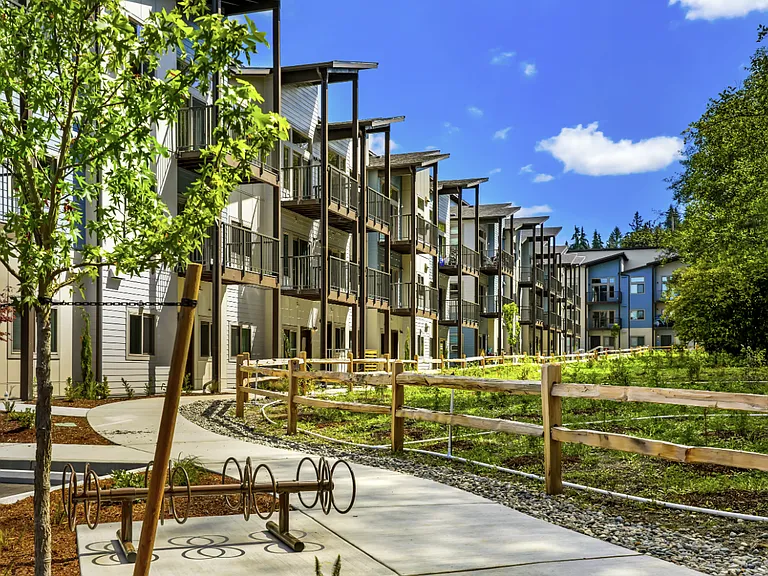Centennial Park Apartments — Photo 9