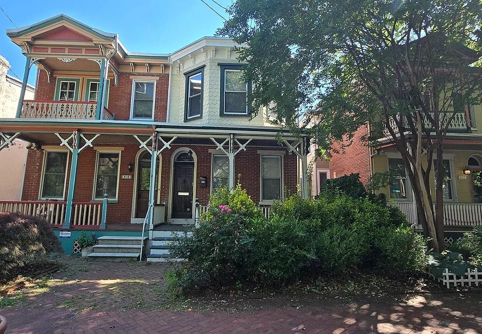 1st image of 810 W 10th St