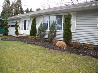 7 Tuckmere Dr, Painesville, OH 44077