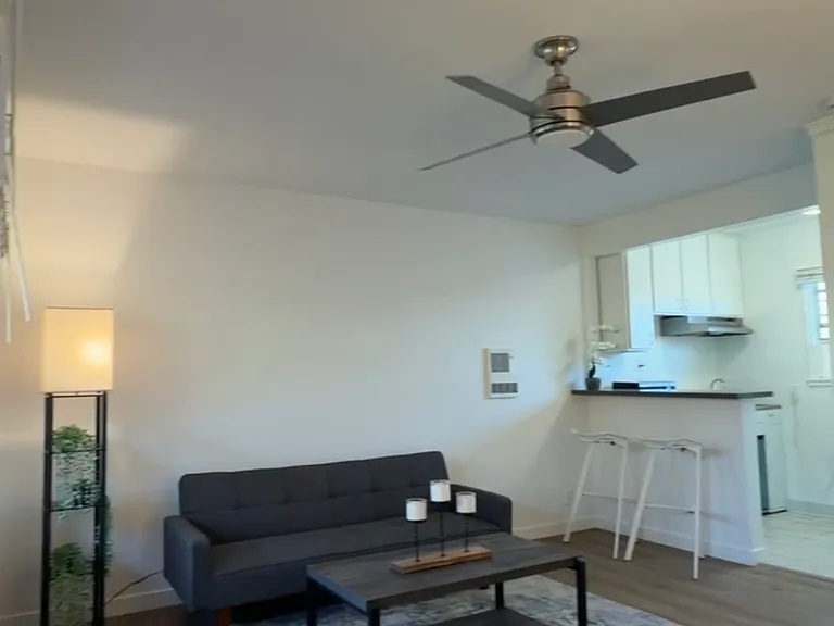 Lillian Way Apartments — Photo 20