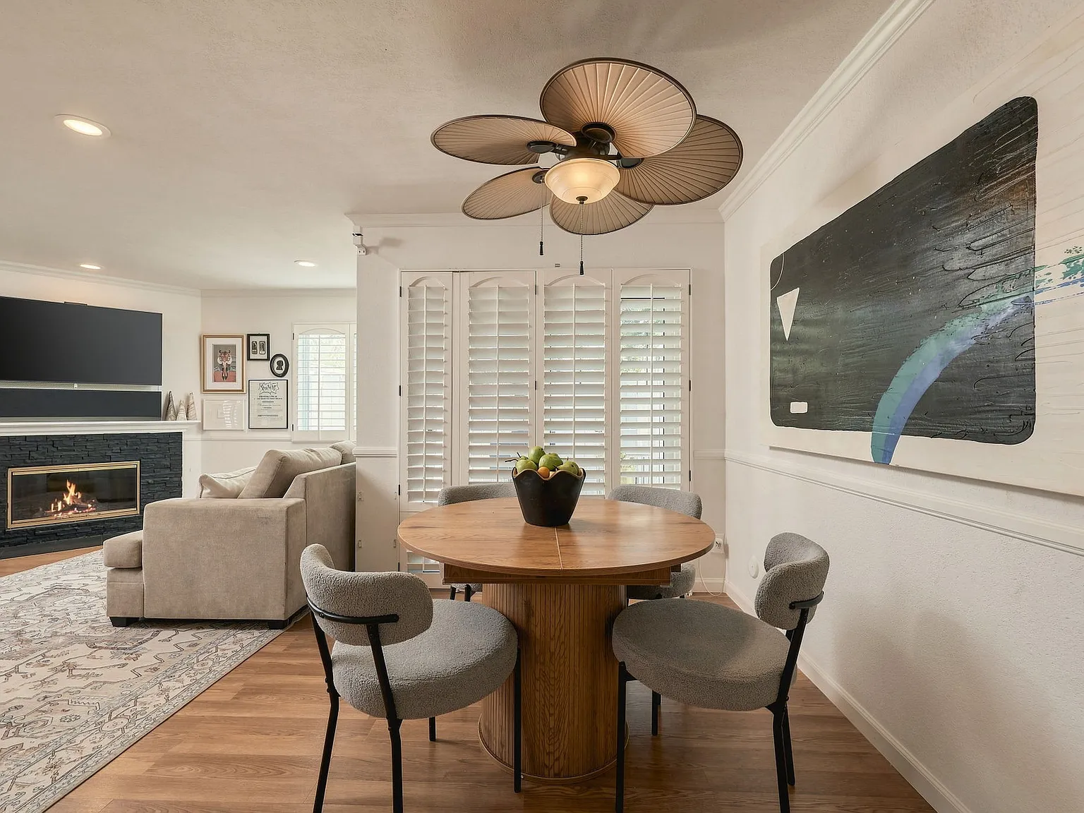 2 bed, 2.5 bath, 1239 sqft, $4,000 — Photo 4
