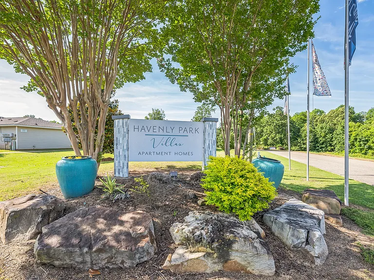 Havenly Park Villas — Photo 16