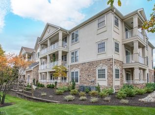 1208 Holly Ln #1208, Cedar Grove, NJ 07009