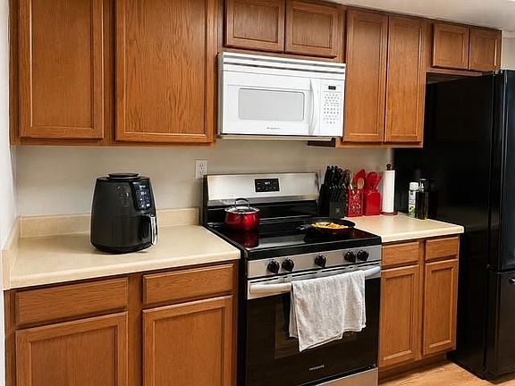 3rd image of 781 Country Place Dr APT 2032