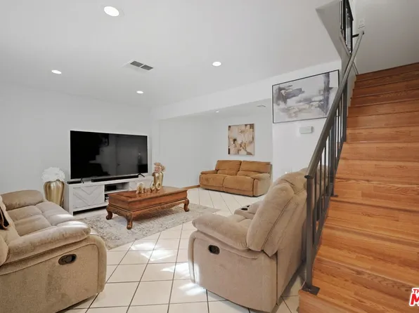 7422 Hazeltine Ave APT 3, Van Nuys, CA 91405