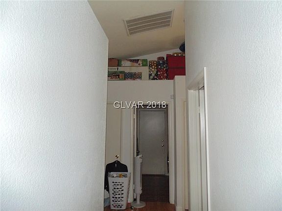 3rd image of 6574 Clover Wood Ln