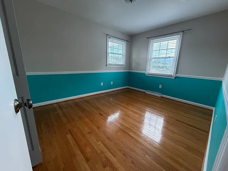 4538 Vest Dr — Photo 8