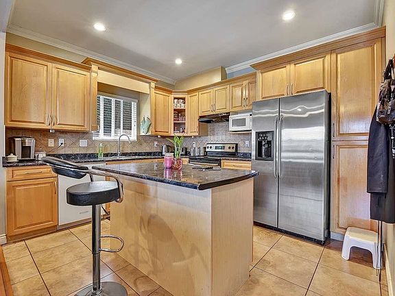 5th image of 6436 141a St
