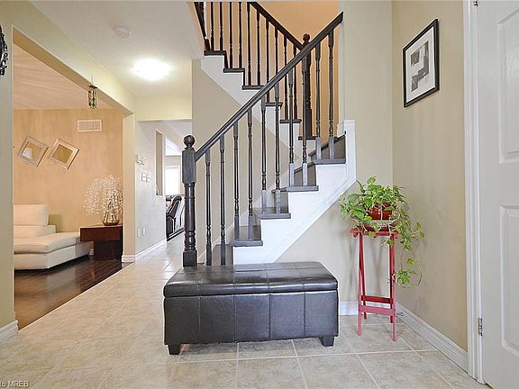 5th image of 179 Curzon Cres