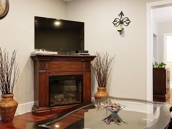 2nd image of 15 Granville Ave