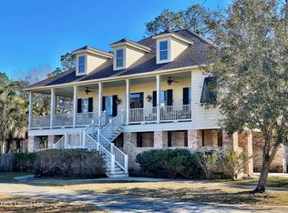8250 Maunalani Pl, Diamondhead, MS 39525
