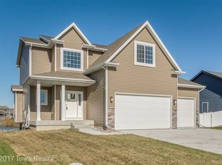 106 6th St NE, Bondurant, IA 50035
