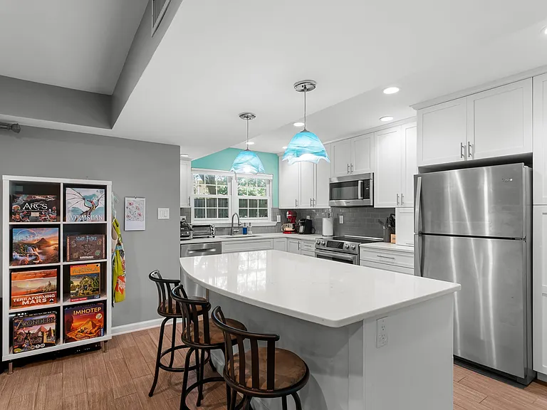 7760 New Providence Dr #2 — Photo 2