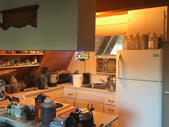4th image of 5886 Meadow Ln
