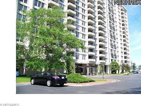 1st image of 1 Bratenahl Pl APT 401