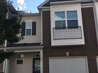 725 Silver Stream Ln, Cary, NC 27519