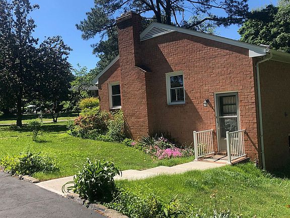 3rd image of 8166 Brook Dr