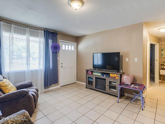 2nd image of 1102 Tucker Ave