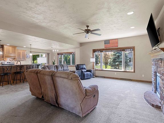 4th image of N1903 Swanee Cir