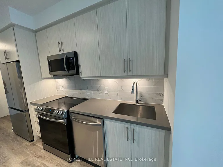 105 Oneida Cres #705 — Photo 7