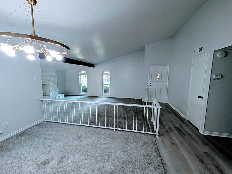 949 Mossvine Dr — Photo 9