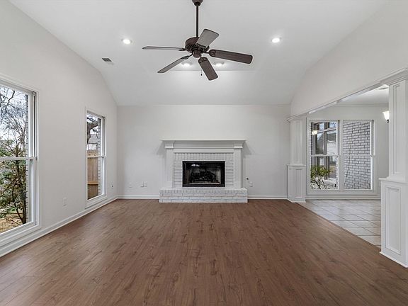 3rd image of 664 Wood Valley Dr