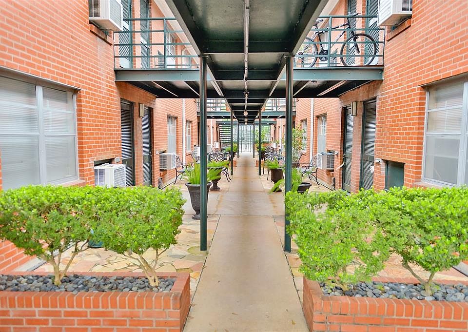 1st image of 2211 W Alabama St APT 11
