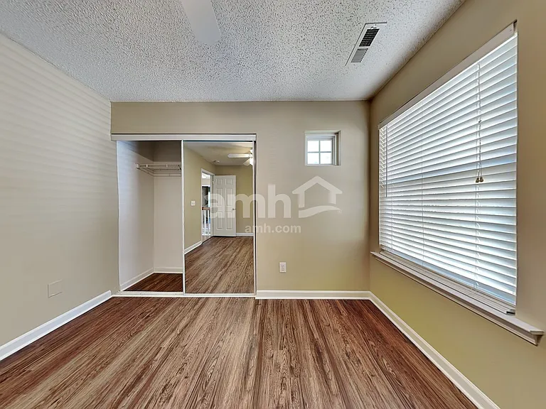 7533 Argent Valley Dr — Photo 18