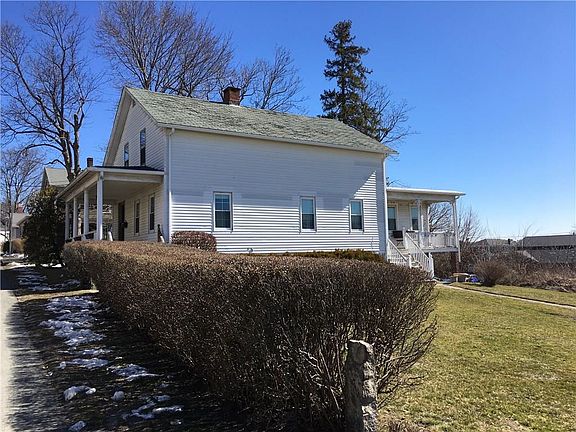 3rd image of 34 Liberty St