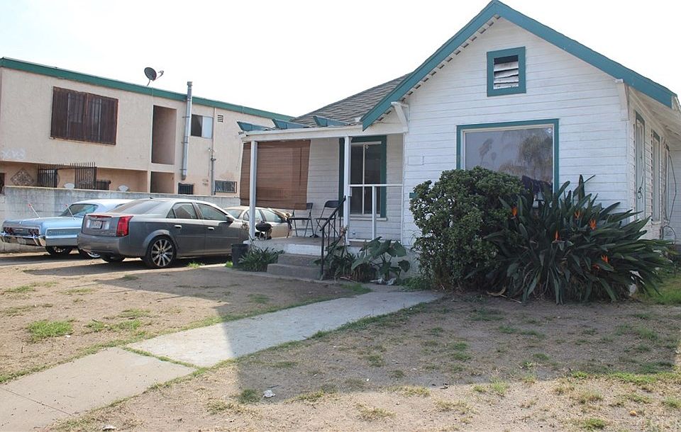 1st image of 838 W 81st St