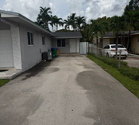 2nd image of 2776 SW 31st Pl