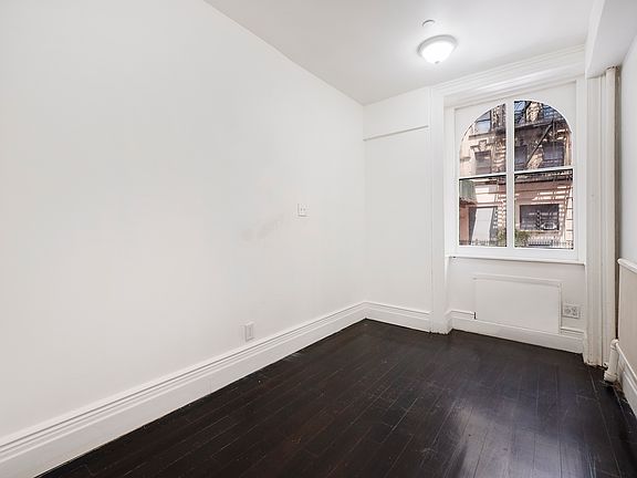 4th image of 375 Bleecker St APT 4