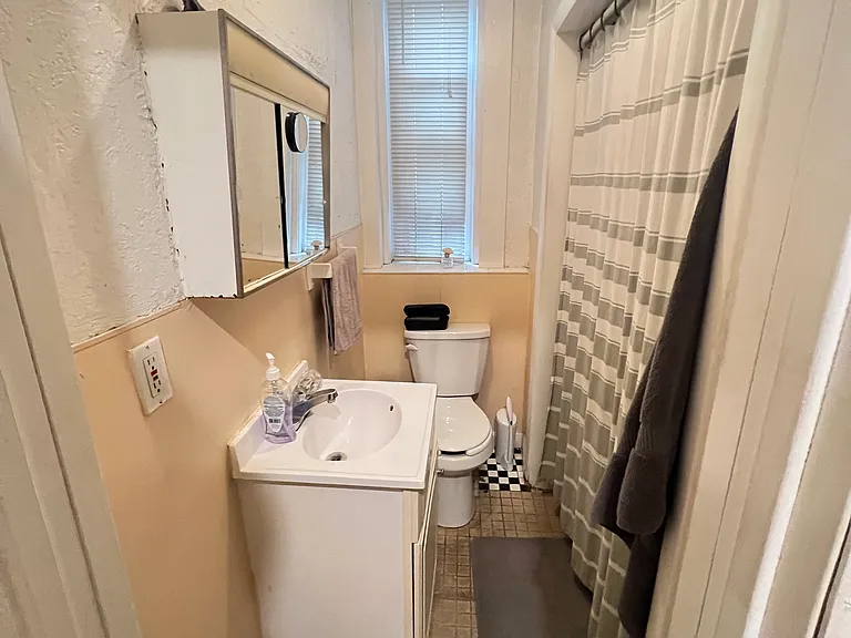 315 Sumner St #1 — Photo 11