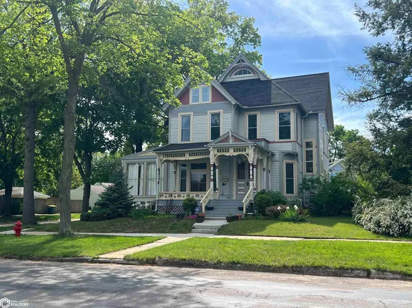 306 S Main St, Fairfield, IA 52556