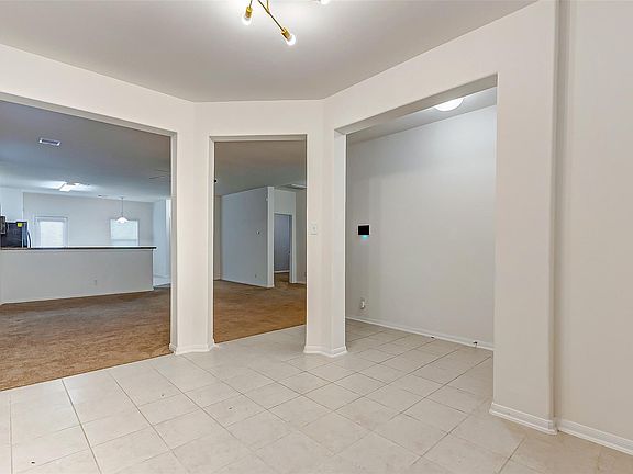 5th image of 7411 Foxwaithe Ln