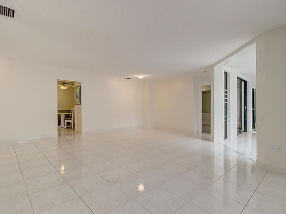 5th image of 5135 Floria Dr APT A