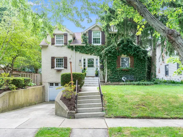 45 S Julian St, Naperville, IL 60540