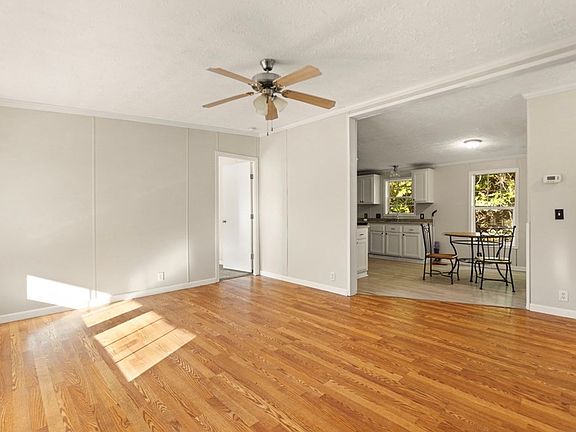 2nd image of 580 Hooterville Rd