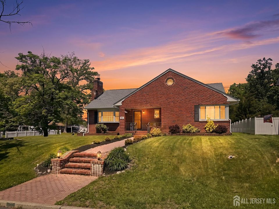 1st image of 21 Sherwood Ave