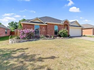 118 Post Oak Dr, Waxahachie, TX 75165
