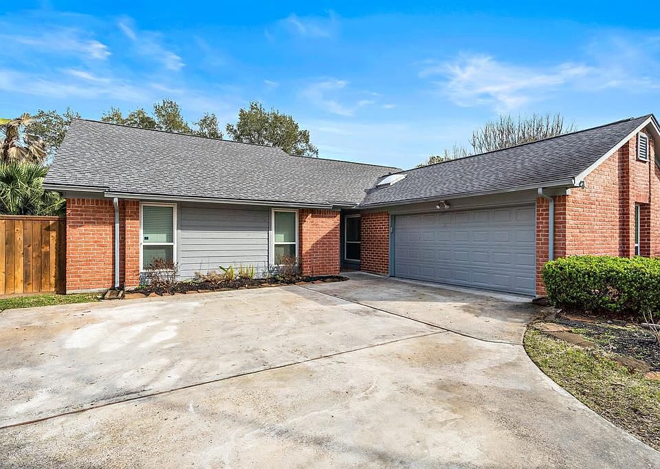1st image of 15418 Windy Cove Dr