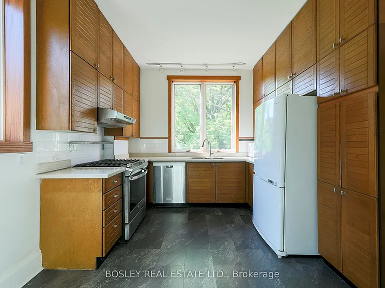 12 Meredith Cres #UPPER — Photo 28