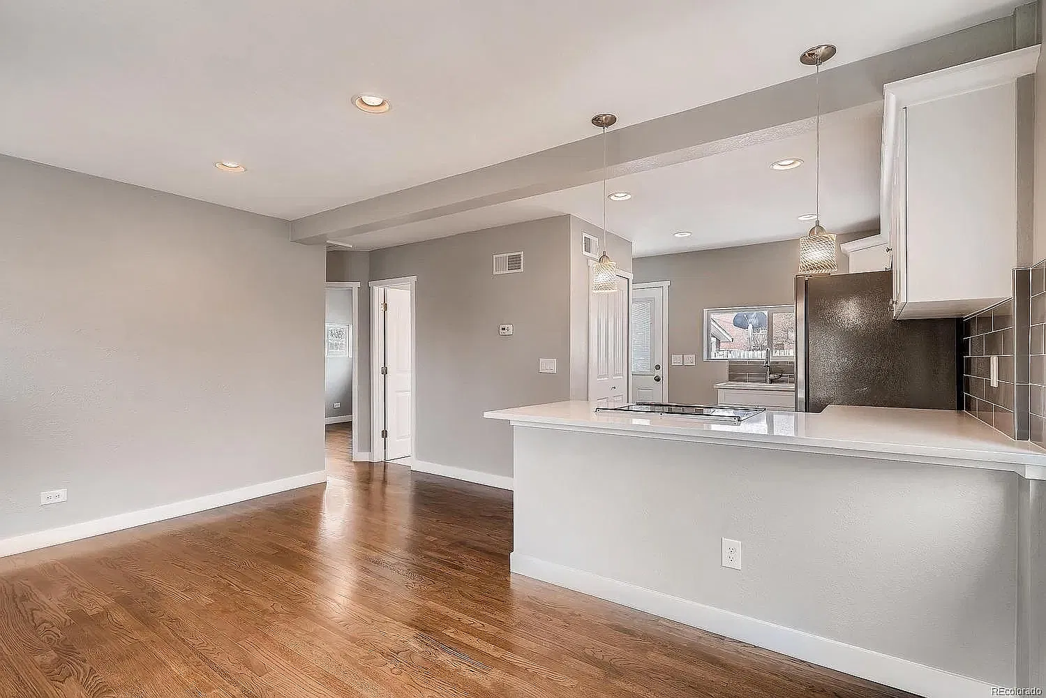 2 bed, 685 sqft, $1,900 — Photo 4