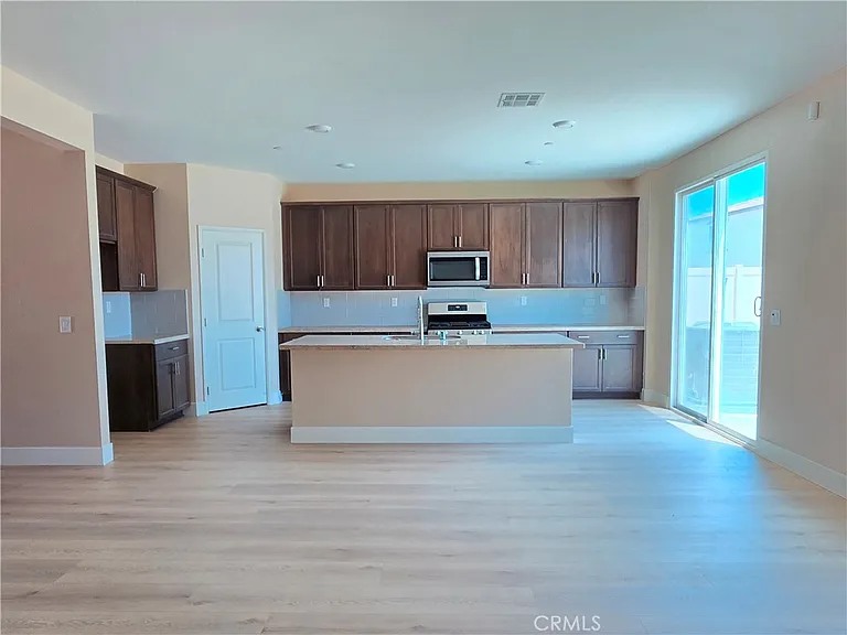 24541 Lancer Pl — Photo 3