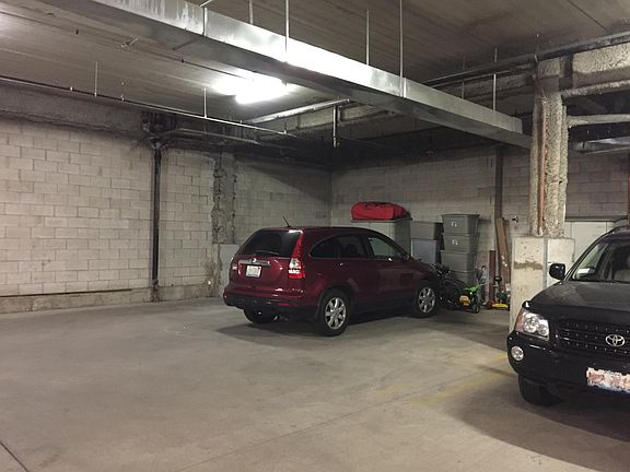 3rd image of 2040 W Belmont Ave APT 301