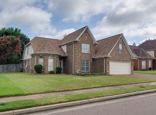 7326 Pinnacle Oaks Dr, Memphis, TN 38125